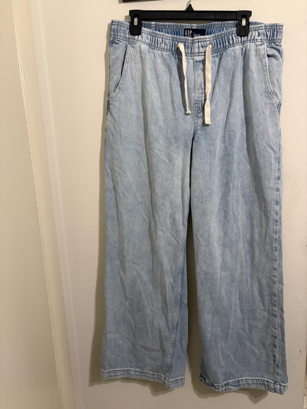 GAP Light Blue High-Rise Wide-Leg Denim Joggers with Cream Drawstring size large
